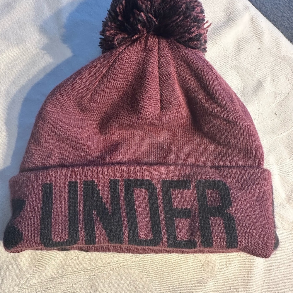 Under Armour Women’s Maroon Beanie W/Pom Pom